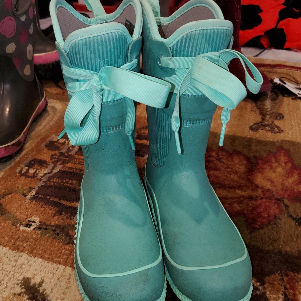 Girls muck boots
